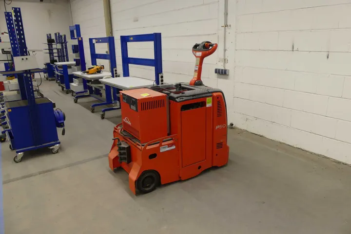 Linde P50 Elektroschlepper mit Ladegerät